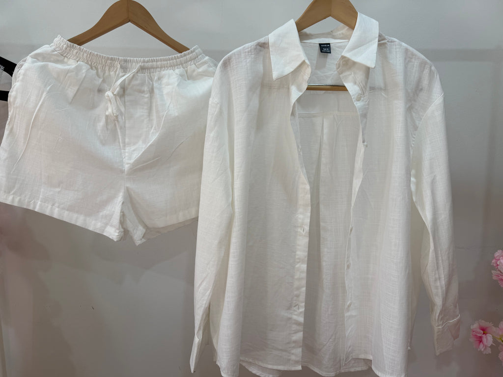 Conjunto Camisa Hombros Caídos y Short con Bolsillos en Blanco – 100% Algodón