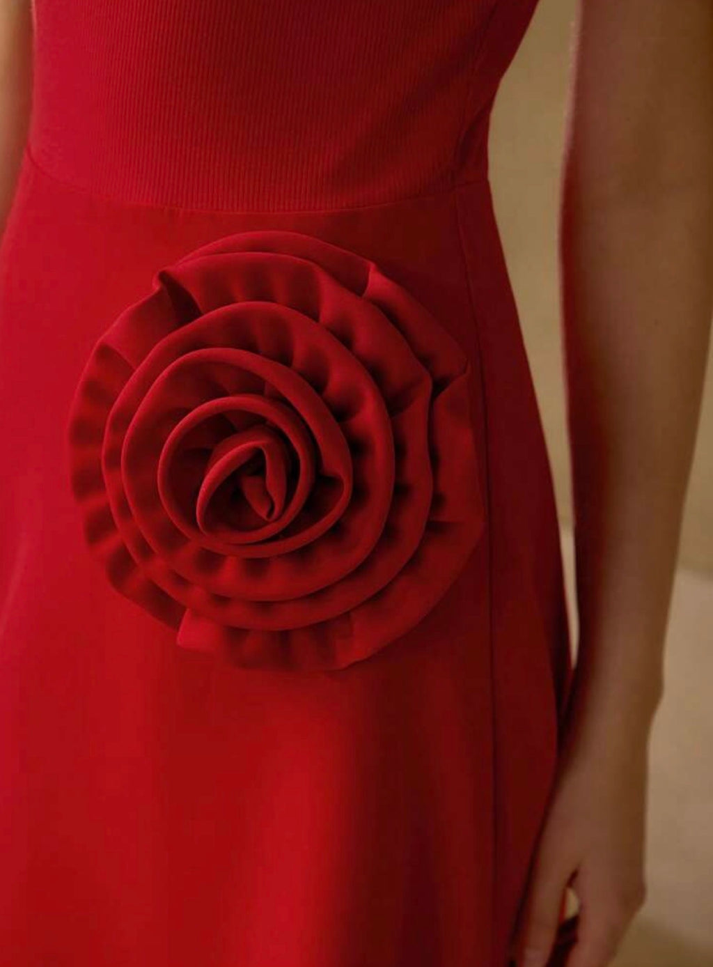 MOTF Premium Vestido Fluido con Aplicaciones Florales