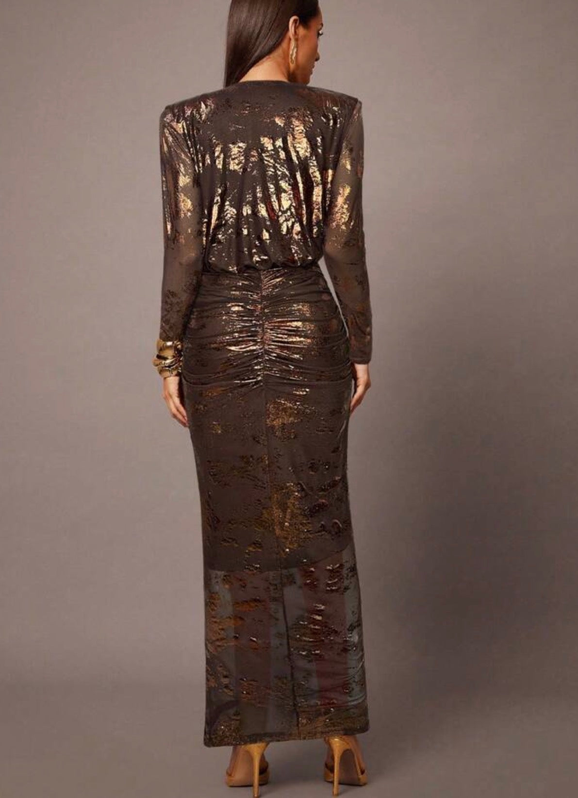 Silquee – Vestido Largo Elegante Metálico Dorado