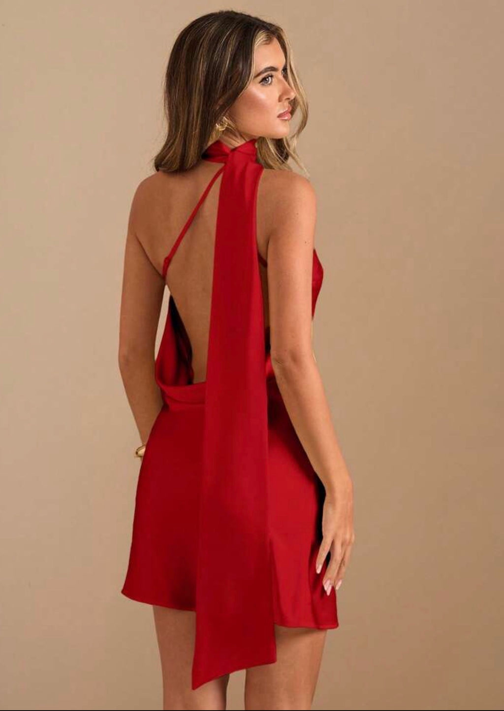 SHEIN BAE Vestido Mini de Satén Elegante Hombro Descubierto y Espalda Abierta para Mujer