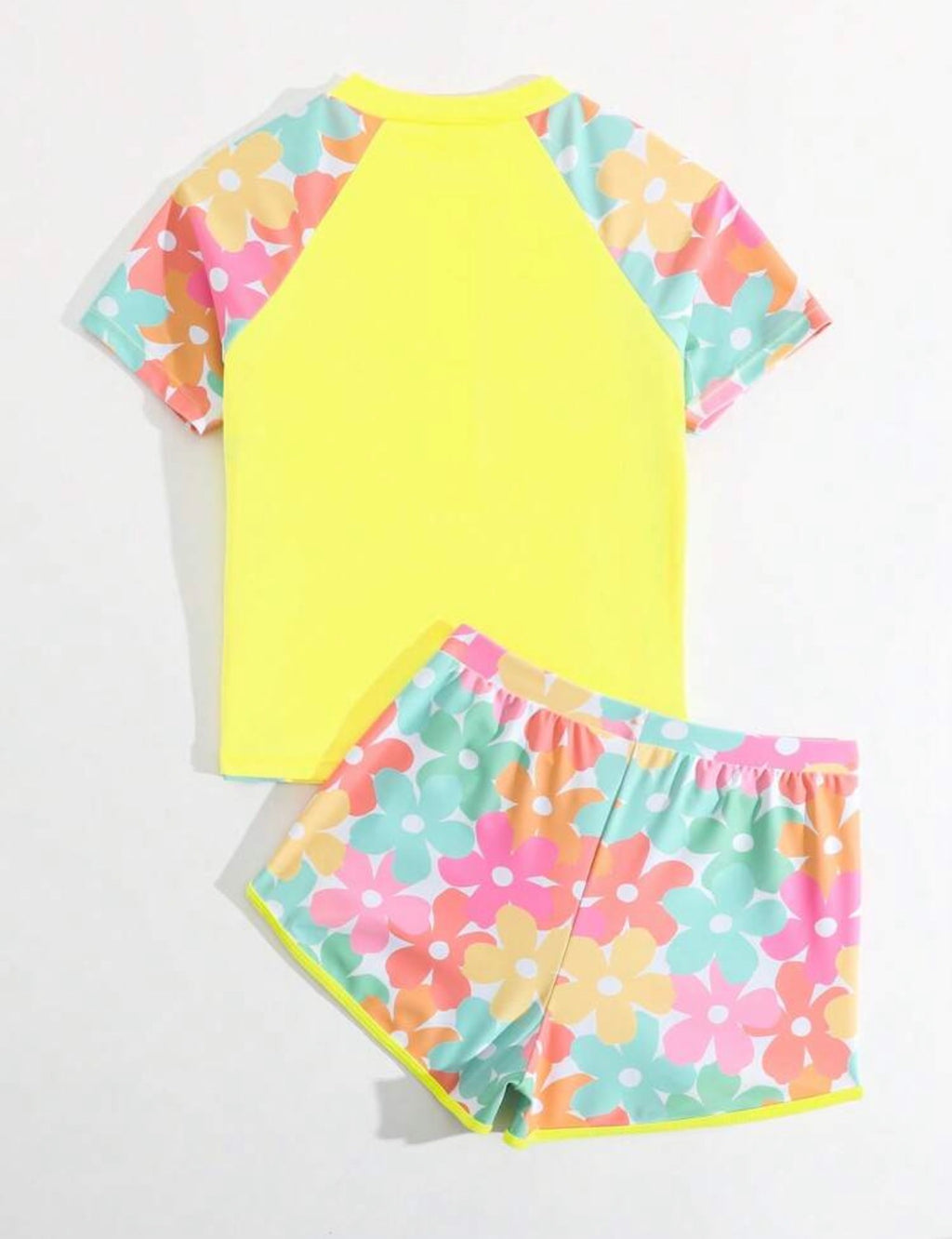 Conjunto de Baño Floral Top Raglan y Shorts para Niña