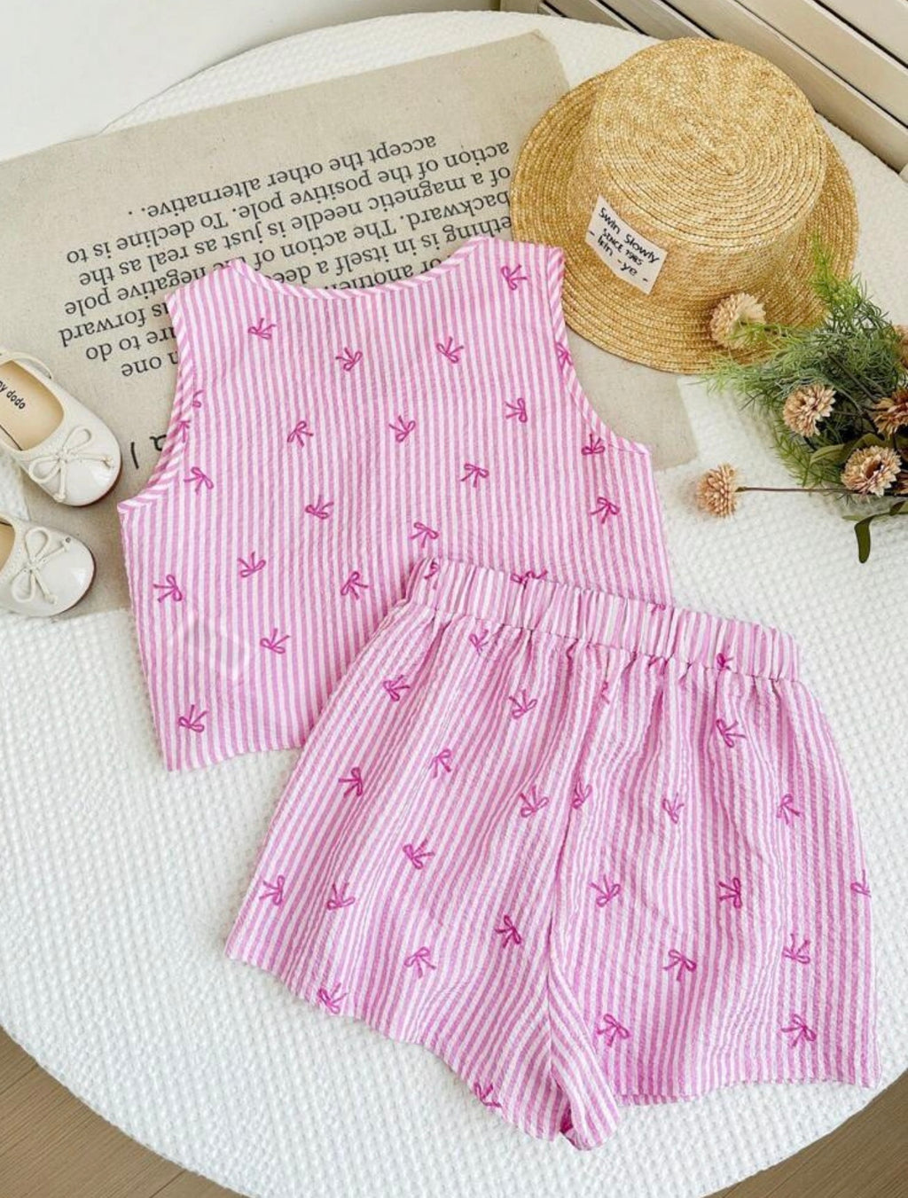 Conjunto a Rayas Rosa con Lazos Top sin Mangas y Shorts para Niña