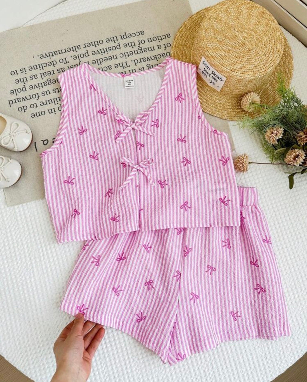 Conjunto a Rayas Rosa con Lazos Top sin Mangas y Shorts para Niña
