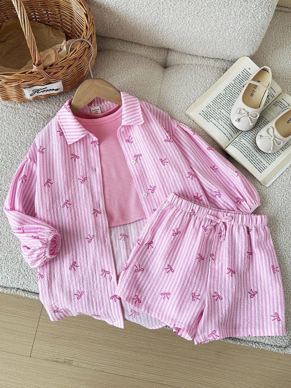 Conjunto 3 Piezas Rayas Rosa con Lazos: Camisa + Camisola + Shorts para Niña