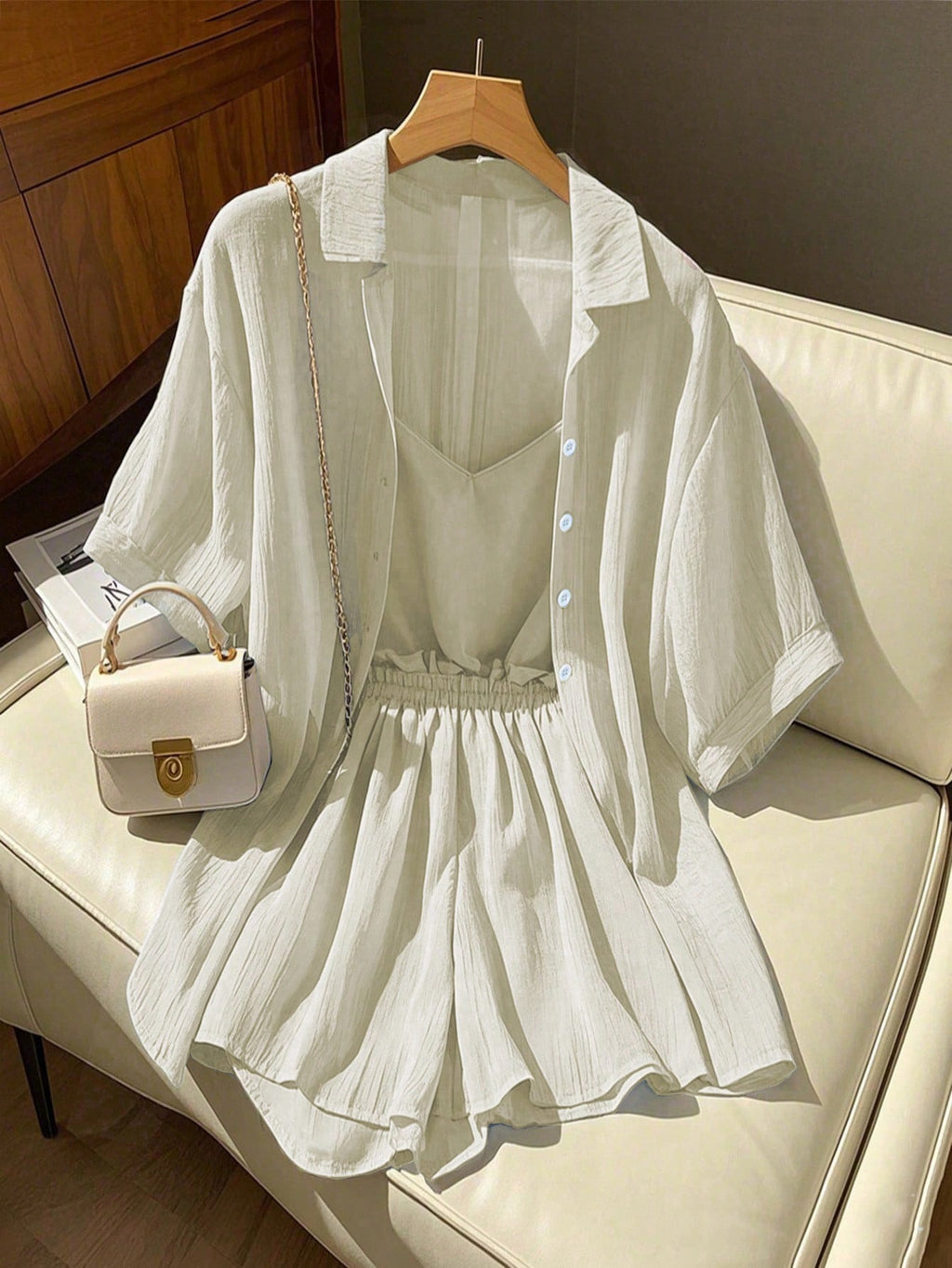 Breezaya Set 3 Piezas de Verano para Mujer – Camisa Texturizada, Chaleco y Shorts
