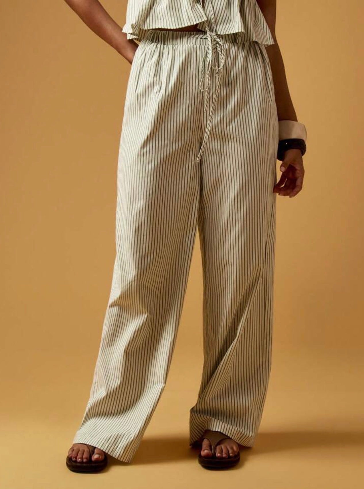 MISSGUIDED Conjunto Rayas Top Volantes + Pantalón Palazzo