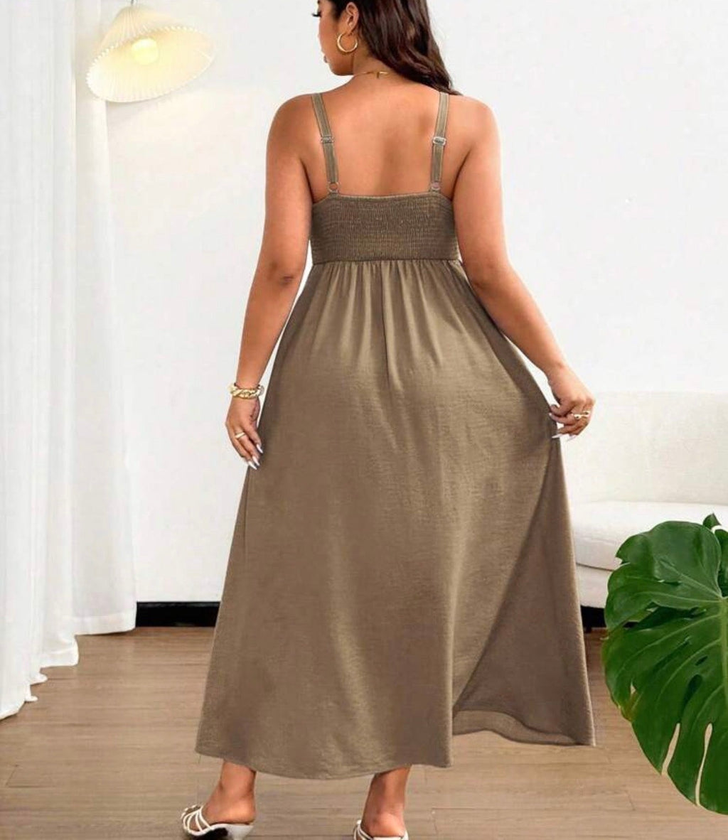 Vestido maxi caqui - vista trasera espalda elástica