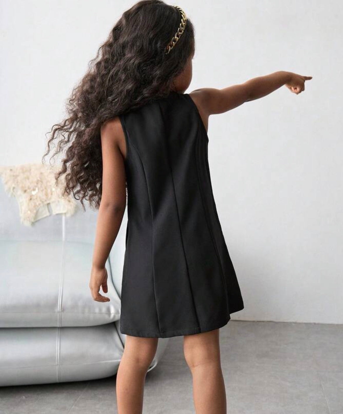 Vestido negro niña - vista trasera