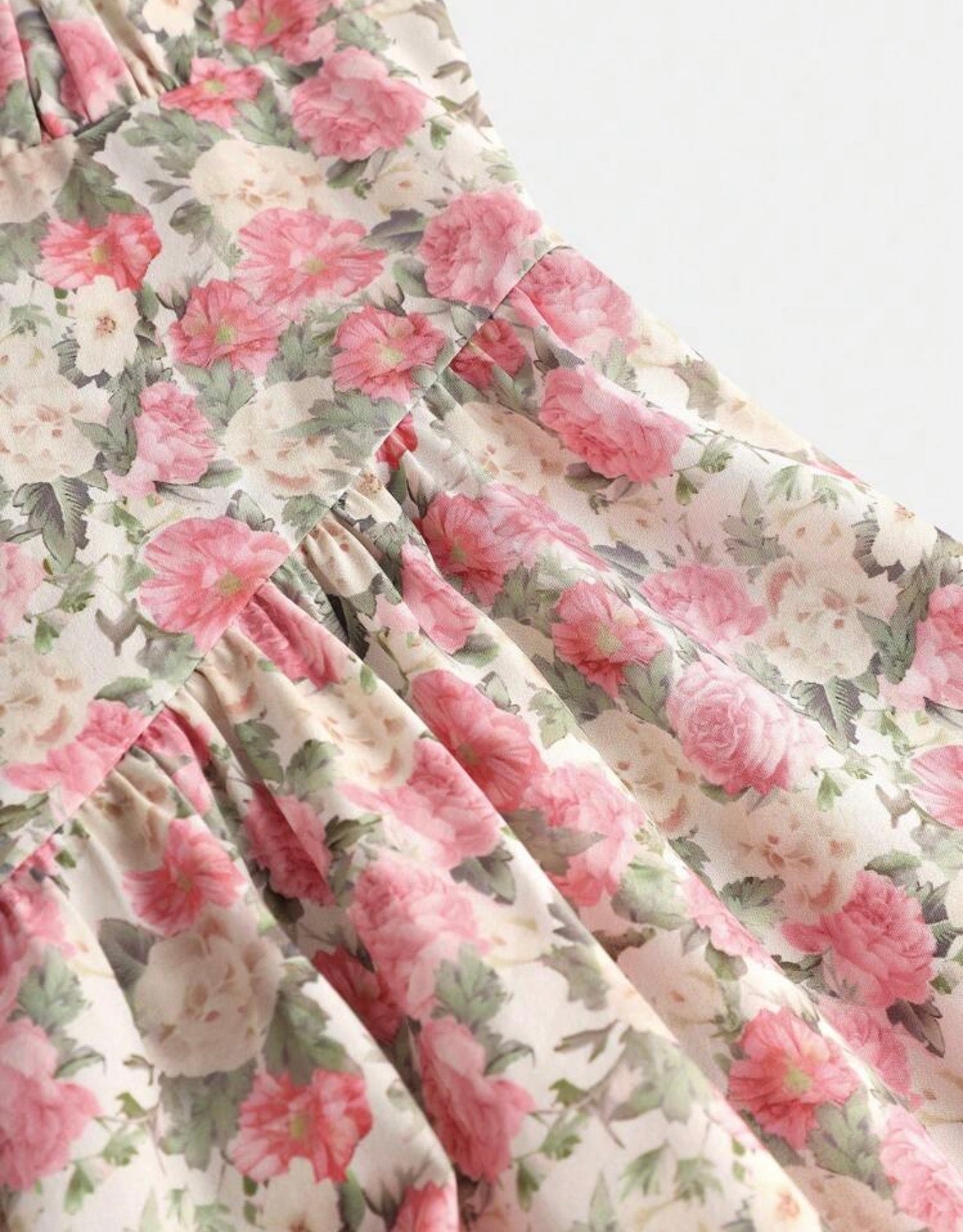 Girlism Vestido Floral Rosa con Busto Fruncido - Dulce y Coquette