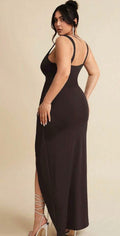 Vestido midi negro fruncido con nudo delantero talla grande - vista frontal