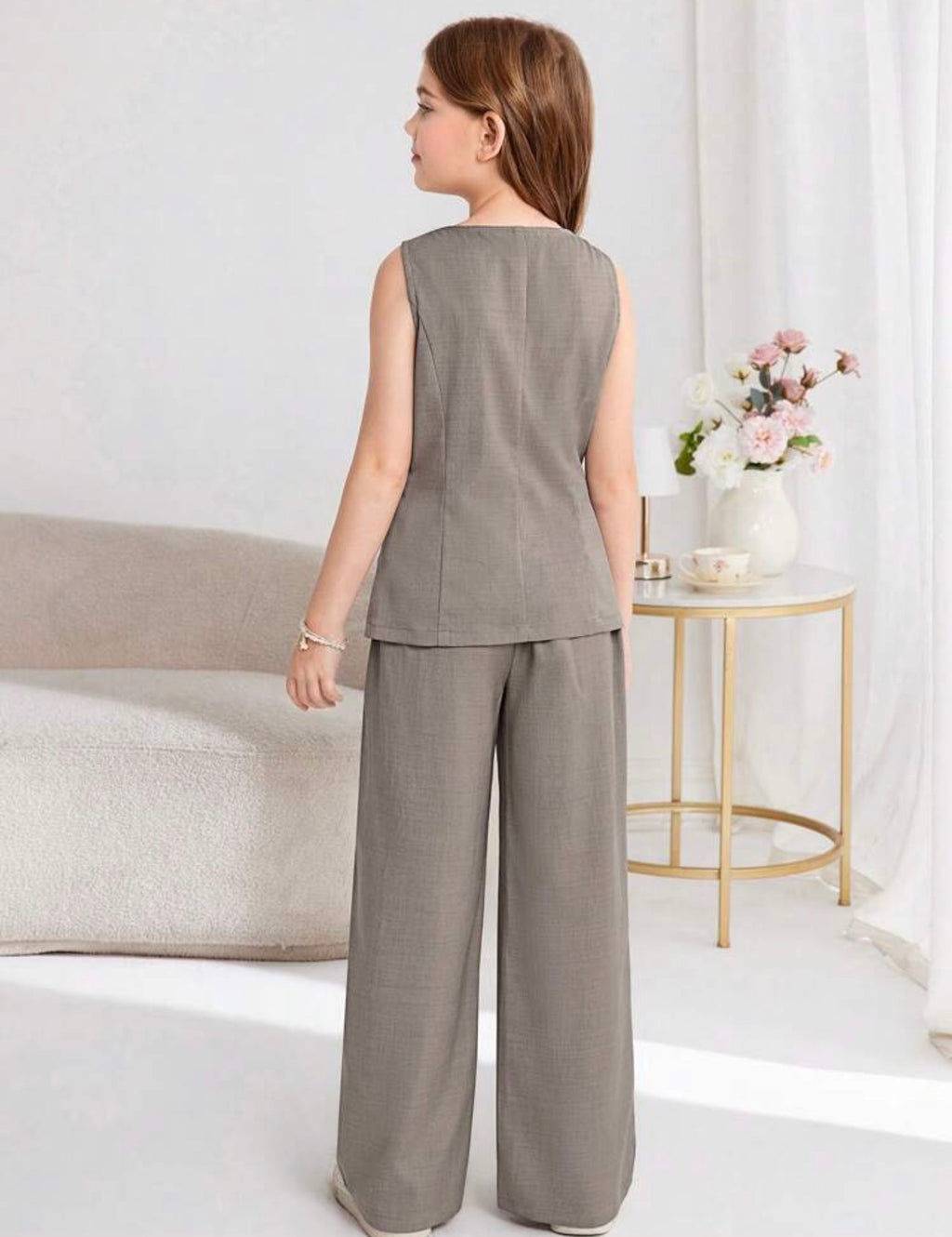 Conjunto Nina: Top Sin Mangas Cuello Redondo y Pantalon Recto Casual
