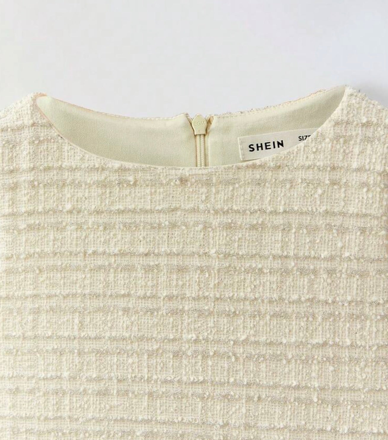 Vestido infantil tweed marfil - detalle bolsillo y botón