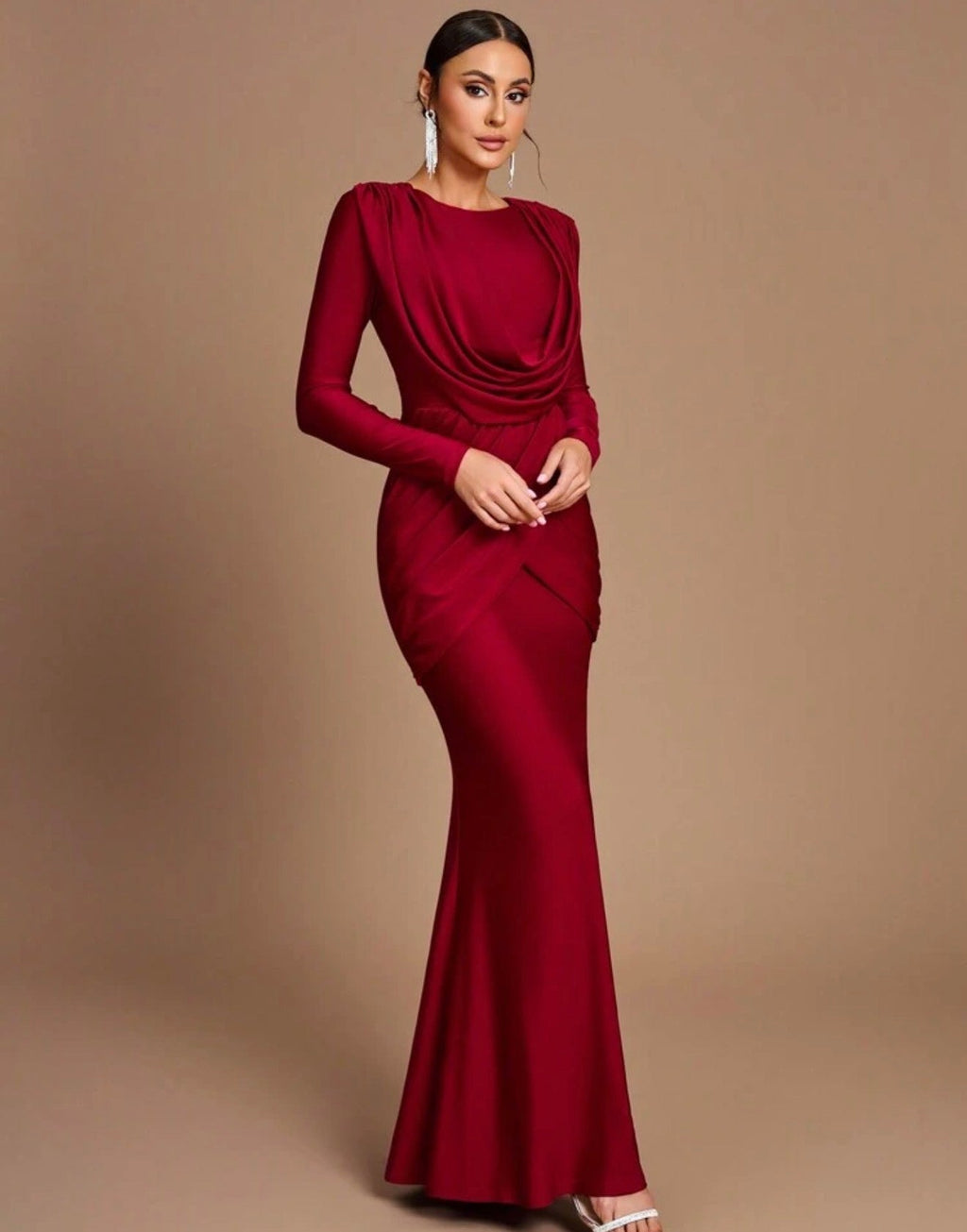 Vestido sirena largo rojo manga larga - vista frontal