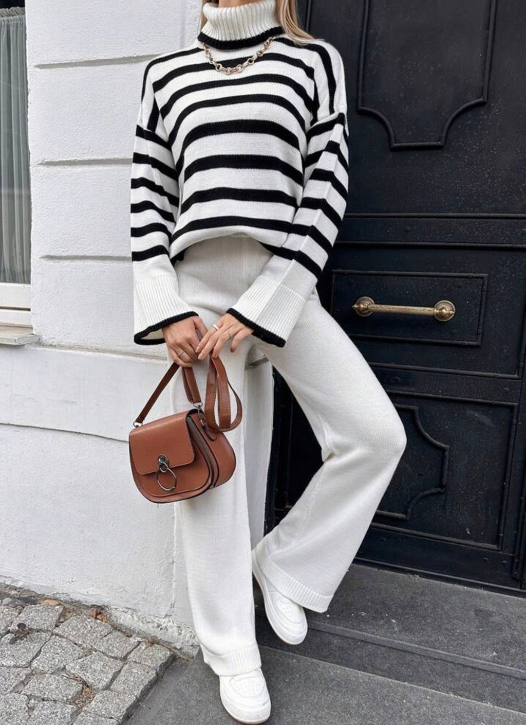Conjunto jersey rayas y pantalones tejidos - detalle superior