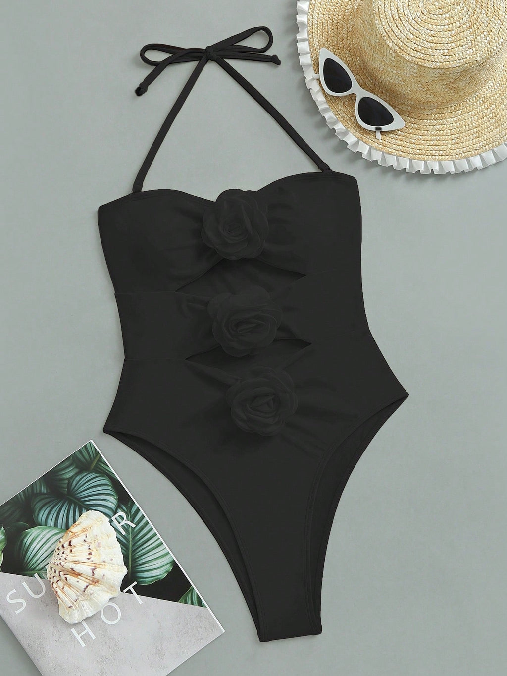 Detalle inferior del traje de baño negro